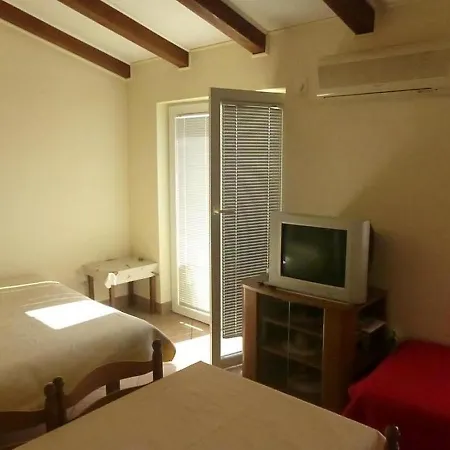 Apartman With Parking Space Omisalj, Krk - 22474