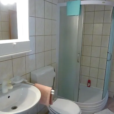With Parking Space Omisalj, Krk - 22474 Apartman *